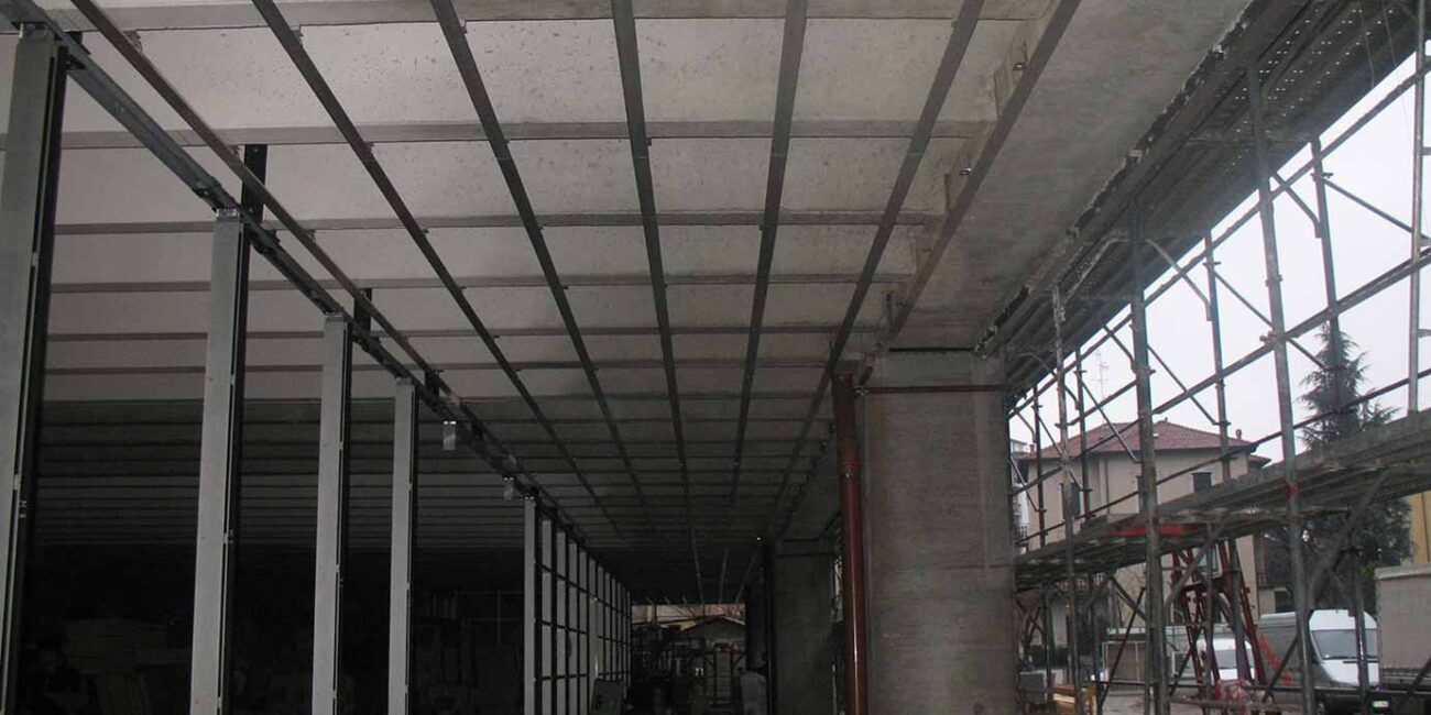 struttura metallica portante per controsoffitto esterno su lastre portaintonaco